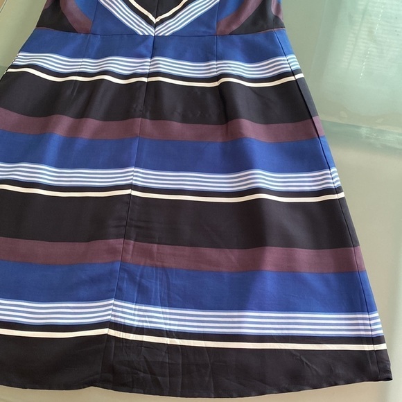 Banana Republic SILK Fit and Flare Dress Size 12 - Picture 3 of 5